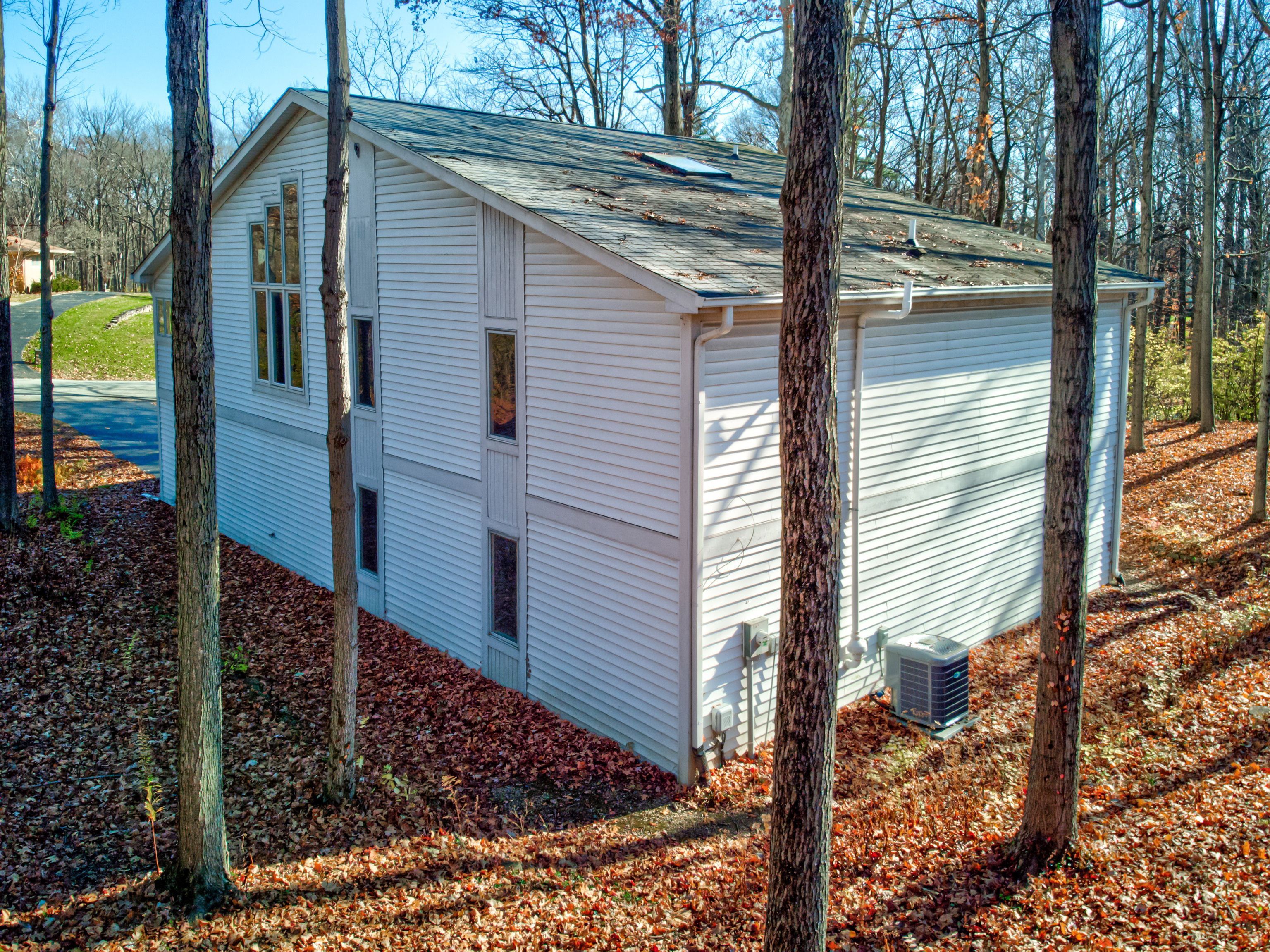 6116 Breamore Road Indianapolis, IN 46220 - Photo 5 of 58