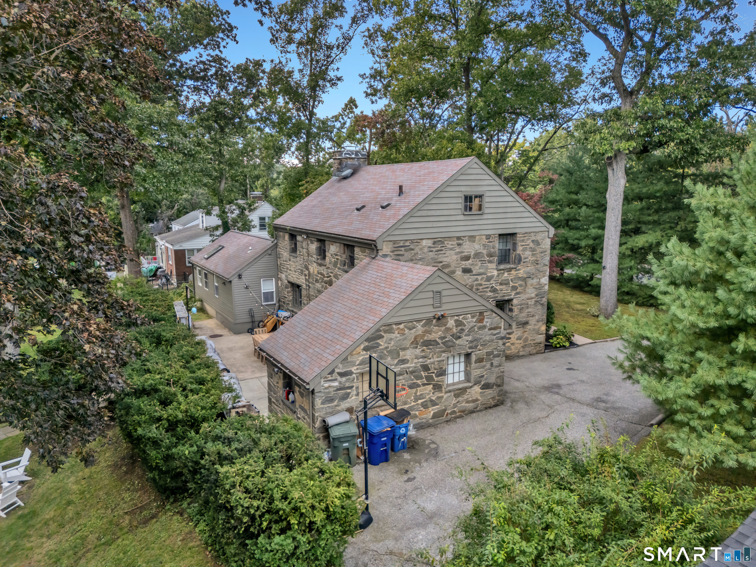 60 Broadbridge Road Bridgeport, CT 06610 - Photo 4 of 39 Gallery Image 4