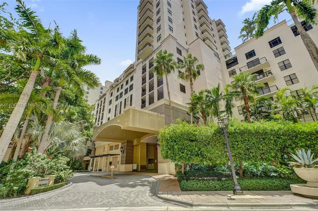 $675,000 | 888 Douglas Road, Unit 304, Coral Gables, FL 33134