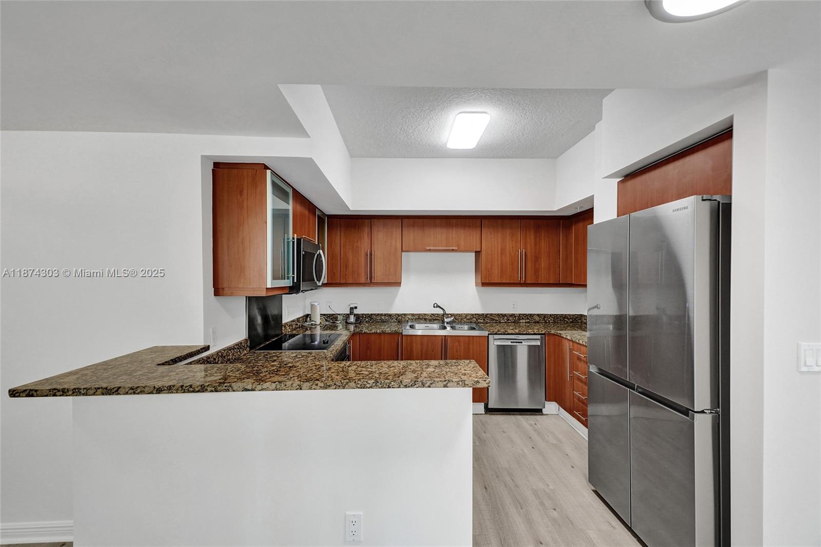 888 Douglas Road, Unit 304 Coral Gables, FL 33134 - Photo 12 of 54