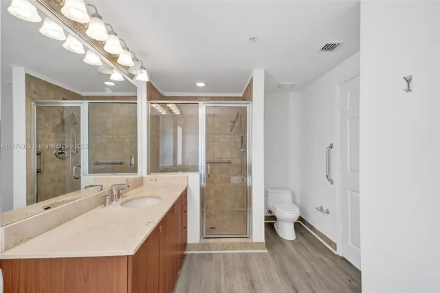 $675,000 | 888 Douglas Road, Unit 304, Coral Gables, FL 33134