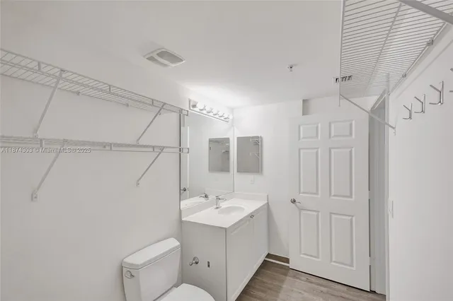 $675,000 | 888 Douglas Road, Unit 304, Coral Gables, FL 33134