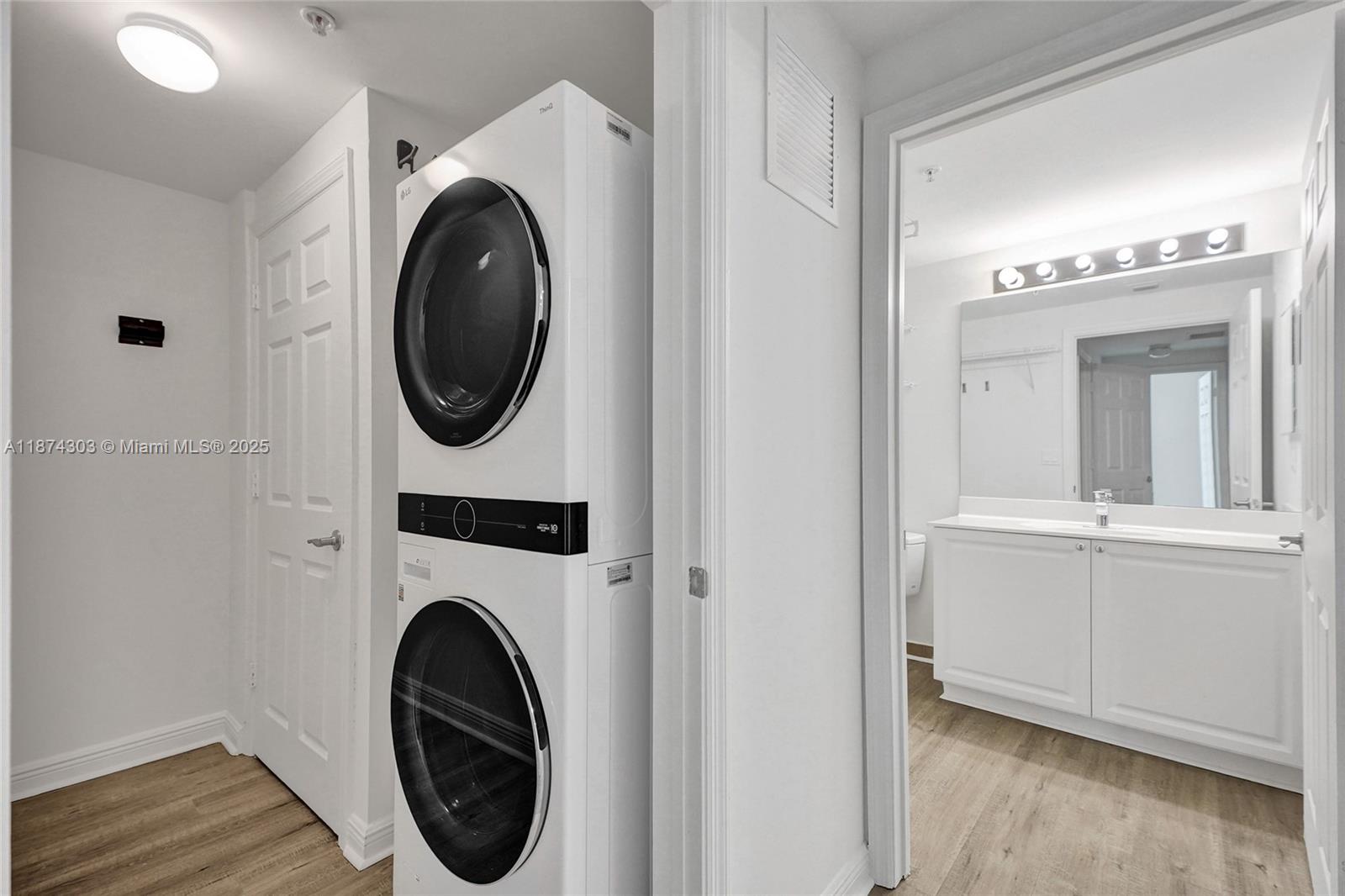 888 Douglas Road, Unit 304 Coral Gables, FL 33134 - Photo 33 of 54