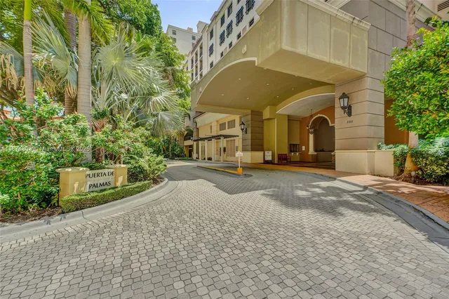 $675,000 | 888 Douglas Road, Unit 304, Coral Gables, FL 33134