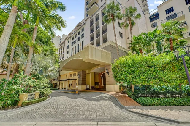 $670,000 | 888 Douglas Road, Unit 304, Coral Gables, FL 33134
