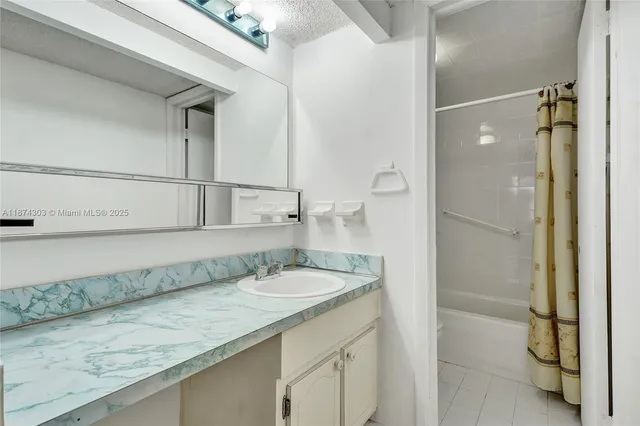 $675,000 | 888 Douglas Road, Unit 304, Coral Gables, FL 33134