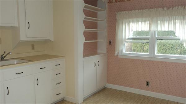 122 Garland Street Springfield, MA 01118 - Photo 3 of 9