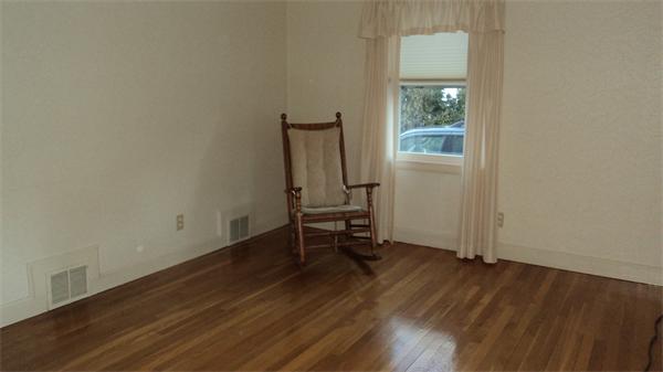 122 Garland Street Springfield, MA 01118 - Photo 6 of 9