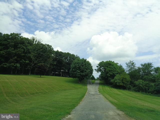 2335 Braddock Road Mount Airy, MD 21771 - Photo 2 of 24 DRIVEWAY