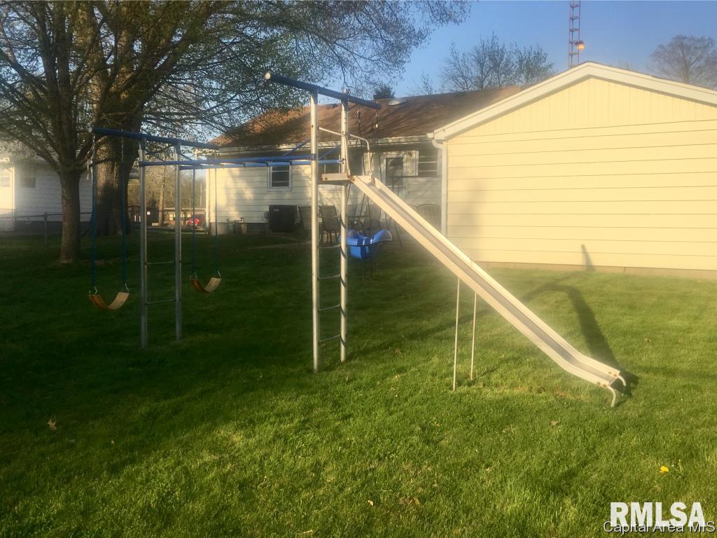 1842 Lee Street Springfield, IL 62703 - Photo 34 of 36 Gallery Image 34