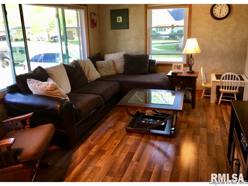 1842 Lee Street Springfield, IL 62703 - Photo 4 of 36 Gallery Image 4