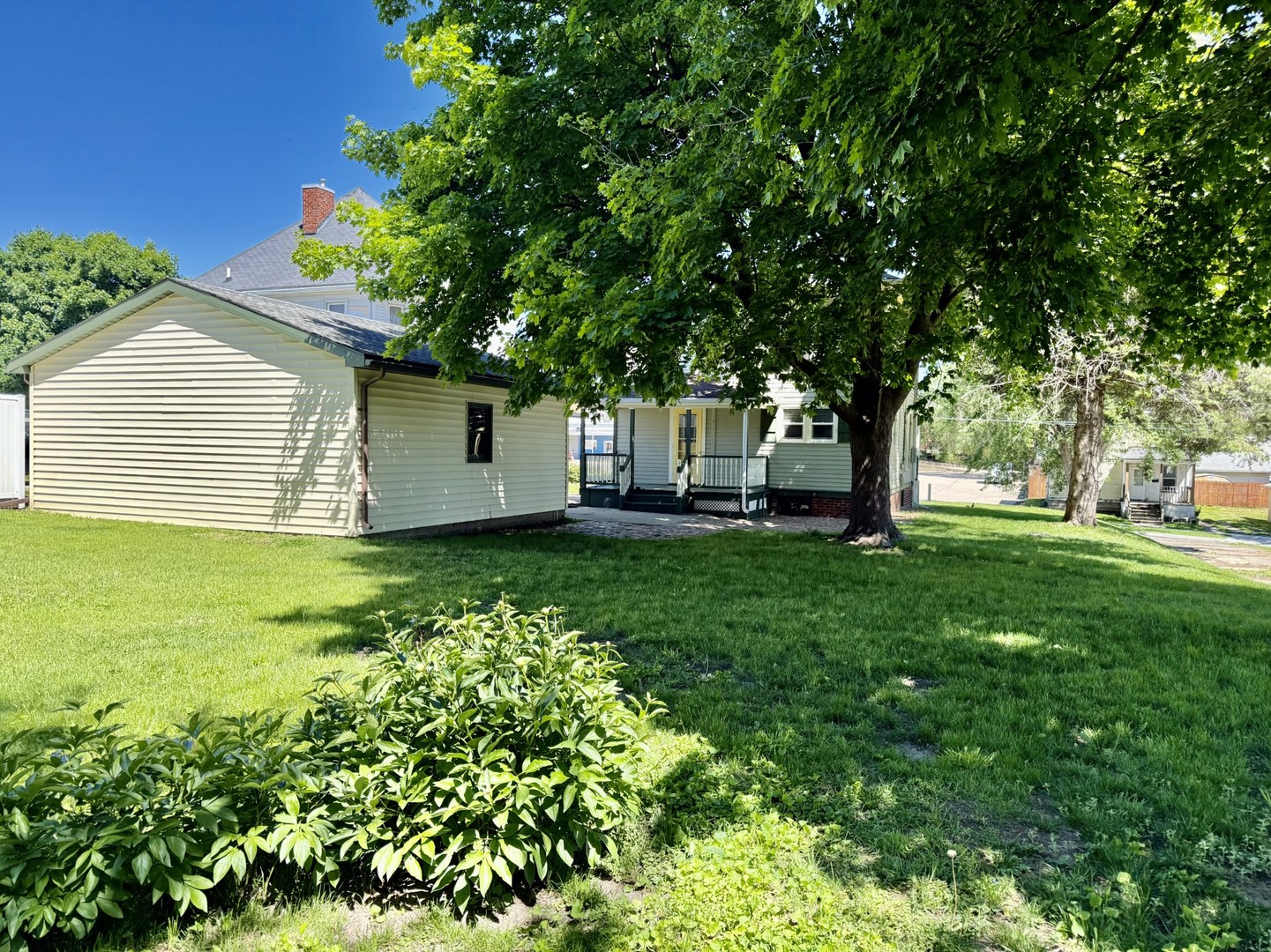 115 Lyle Street Kewanee, IL 61443 - Photo 3 of 39