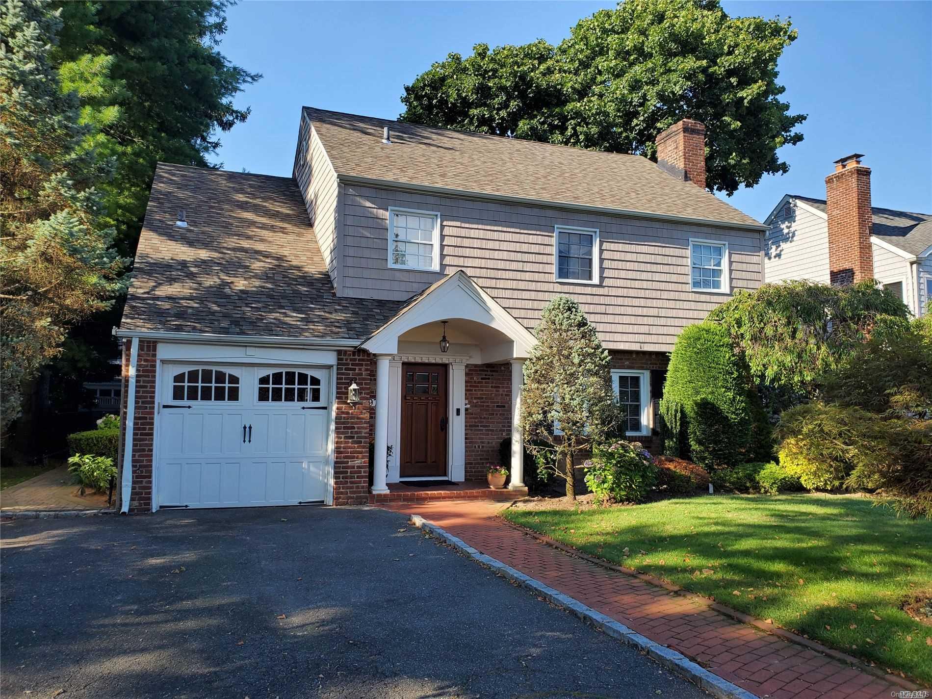 97 Wright Rd Rockville Centre