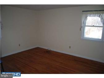 1404 Chestnut Grove Road Pottstown, PA 19464 - Photo 5 of 9 Gallery Image 5