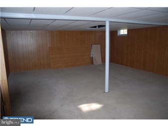 1404 Chestnut Grove Road Pottstown, PA 19464 - Photo 7 of 9 Gallery Image 7