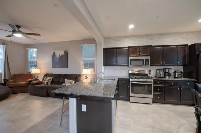 $385,000 | 3753 Artistry Way, Clovis, CA 93619