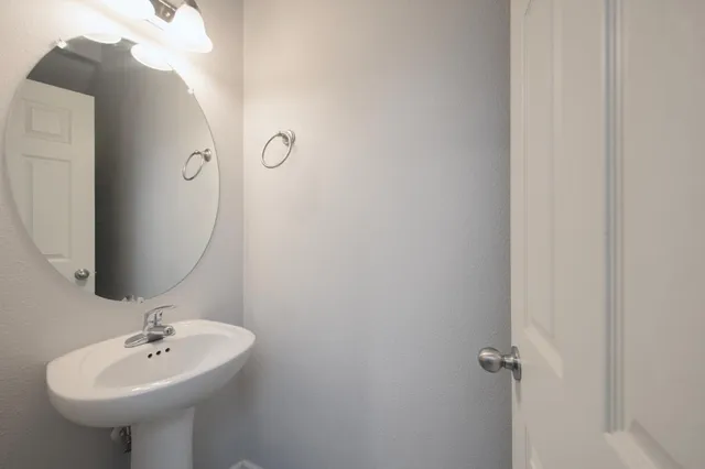 $385,000 | 3753 Artistry Way, Clovis, CA 93619