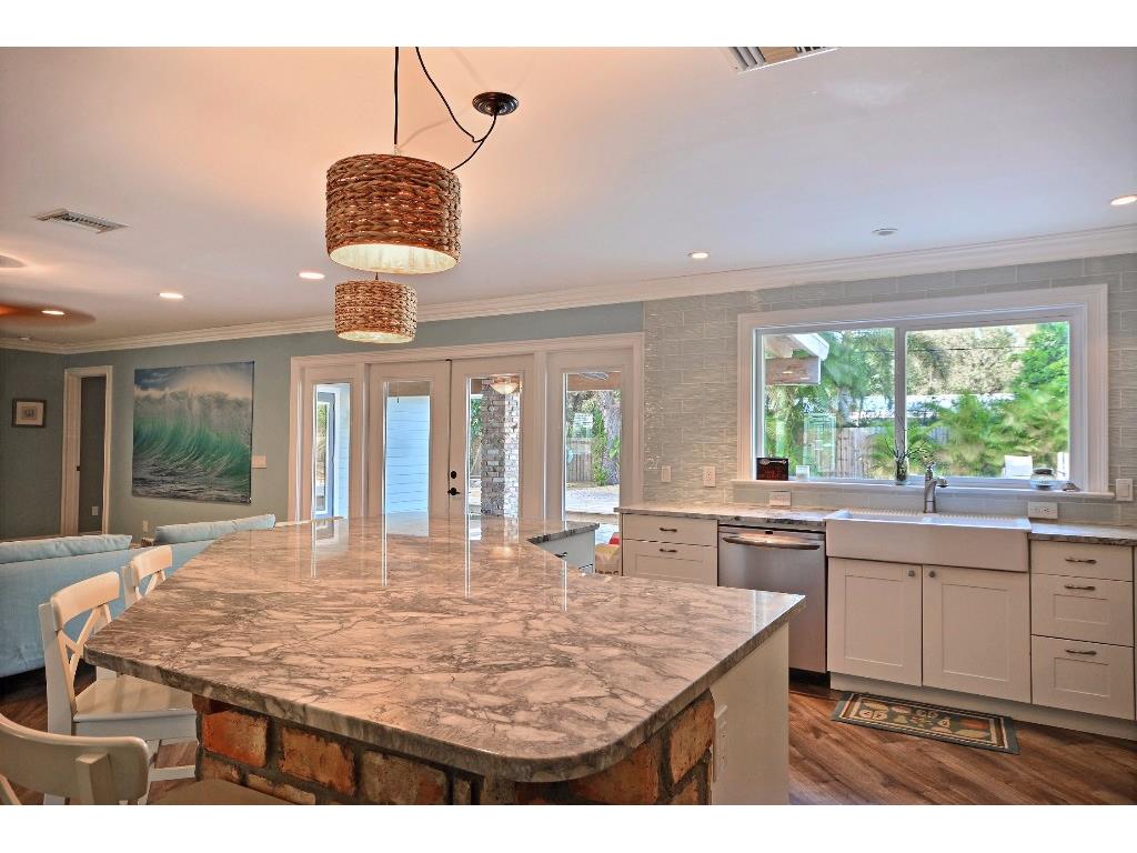 415 Holly Road Vero Beach, FL 32963 - Photo 3 of 32 Gallery Image 3