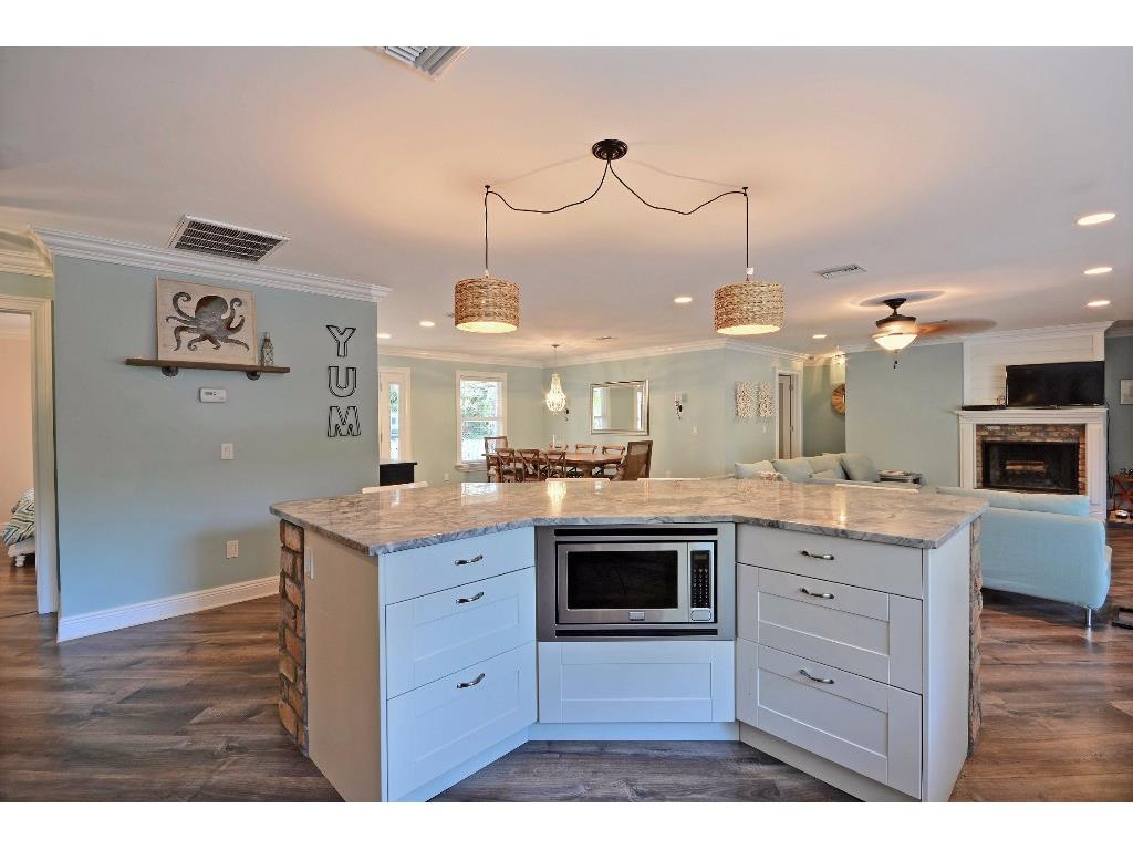 415 Holly Road Vero Beach, FL 32963 - Photo 5 of 32 Gallery Image 5