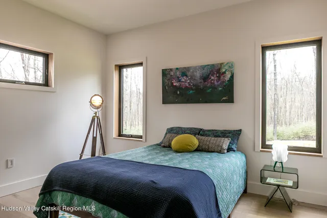 $1,200,000 | 33 Betten Court, Saugerties, NY 12477