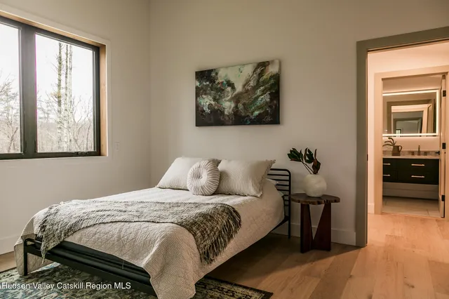 $1,200,000 | 33 Betten Court, Saugerties, NY 12477