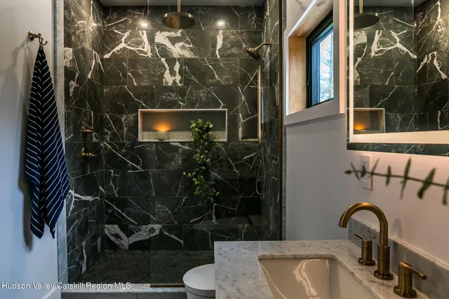 $1,200,000 | 33 Betten Court, Saugerties, NY 12477