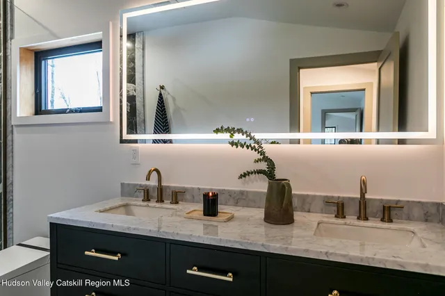 $1,200,000 | 33 Betten Court, Saugerties, NY 12477