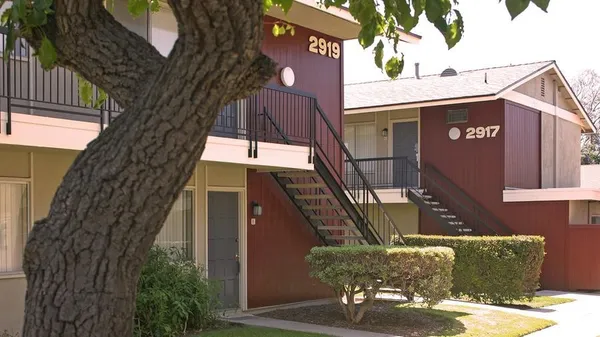 $1,867 | 2901 North Bristol Street, Santa Ana, CA 92706