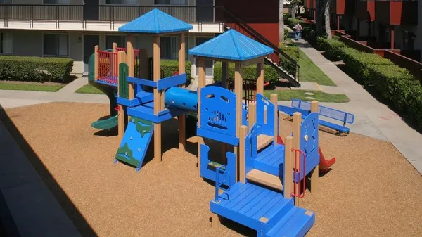 $1,867 | 2901 North Bristol Street, Santa Ana, CA 92706