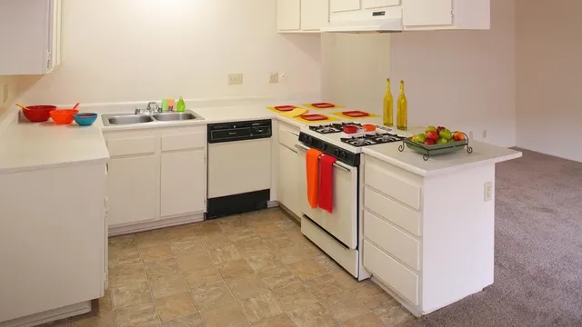 $1,867 | 2901 North Bristol Street, Santa Ana, CA 92706