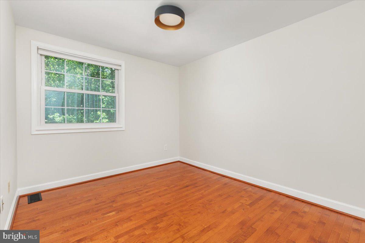 10927 Harpers Square Court Reston, VA 20191 - Photo 26 of 43
