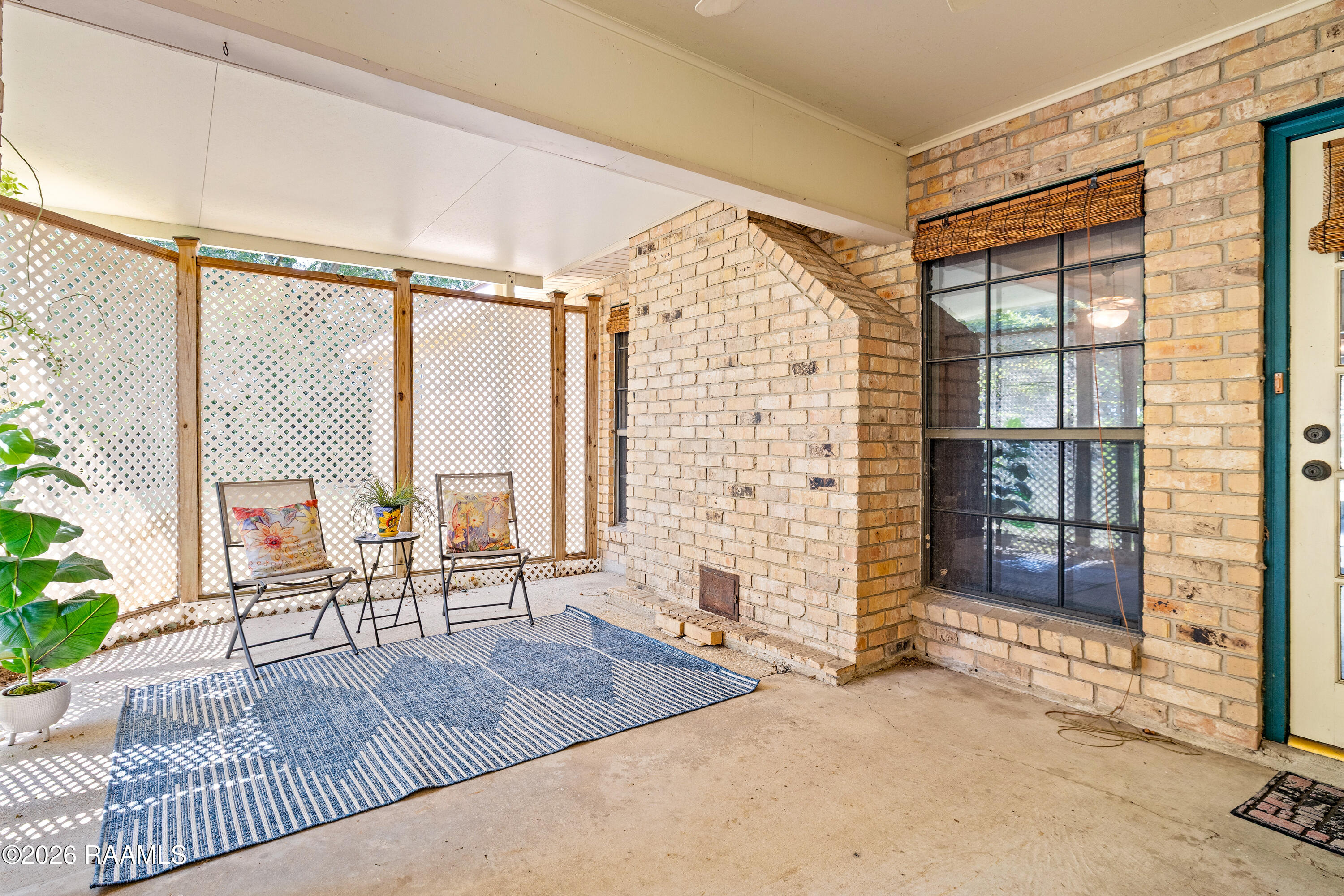 803 West Gloria Switch Road Lafayette, LA 70507 - Photo 27 of 38 Covered patio