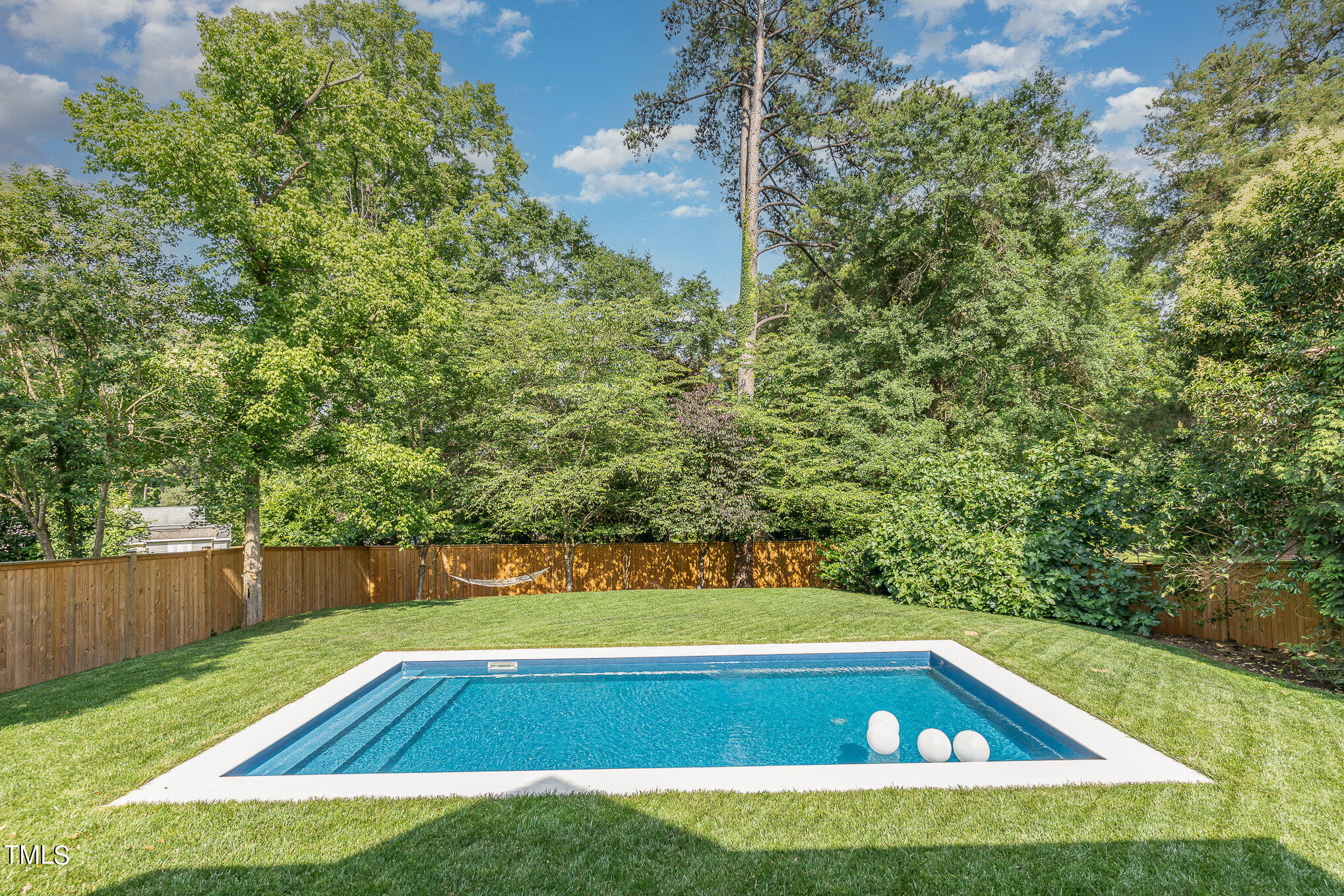 2908 Claremont Road Raleigh, NC 27608 - Photo 6 of 46 023_18-edit