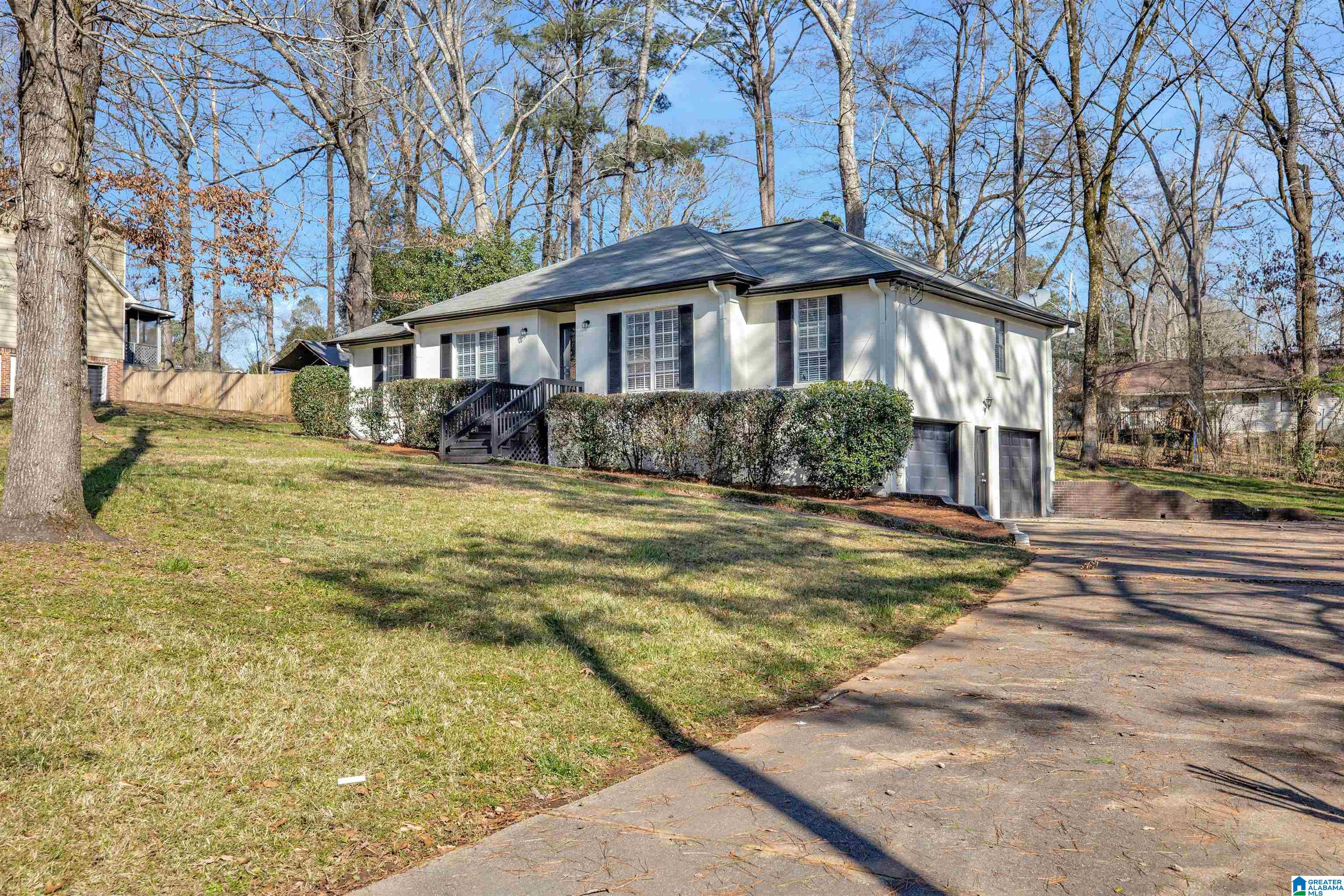 112 Hickory Street Alabaster, AL 35114 - Photo 3 of 34