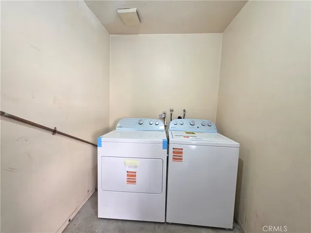 $2,795 | 14839 Sherman Way, Unit 6, Van Nuys, CA 91405