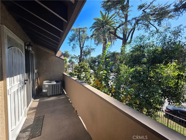 $2,795 | 14839 Sherman Way, Unit 6, Van Nuys, CA 91405