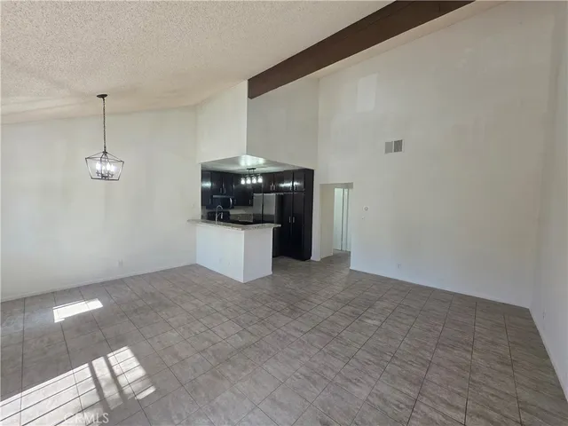 $2,795 | 14839 Sherman Way, Unit 6, Van Nuys, CA 91405