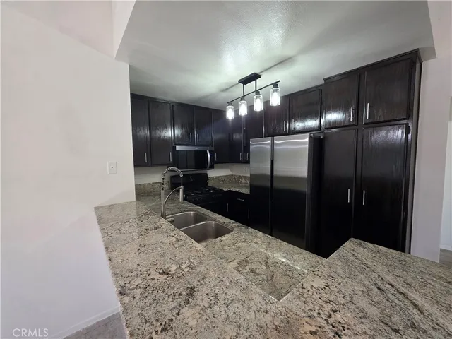 $2,795 | 14839 Sherman Way, Unit 6, Van Nuys, CA 91405