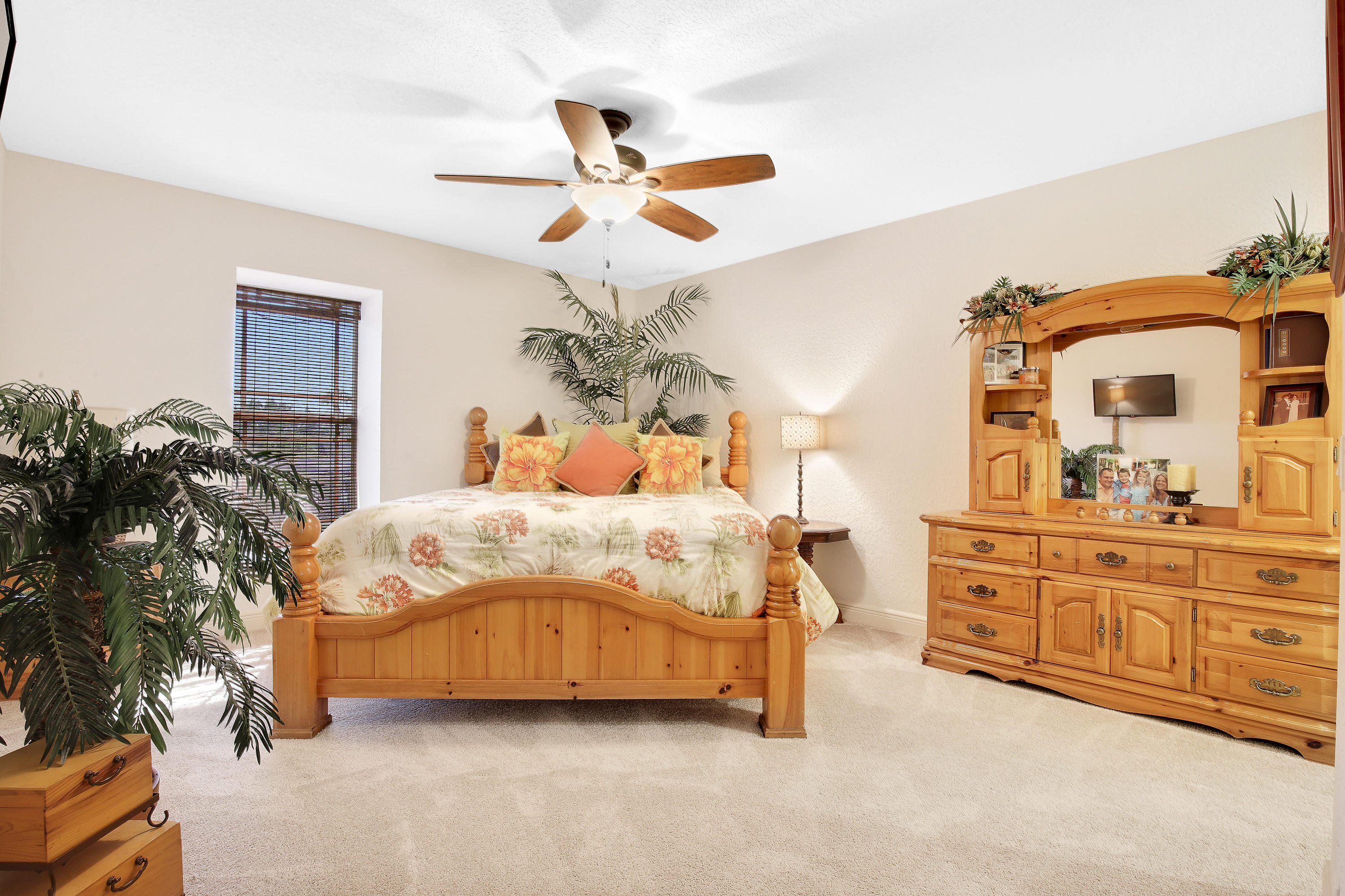 311 Center Street Jupiter, FL 33458 - Photo 24 of 30 Guest Bedroom w/ Private Bathroom