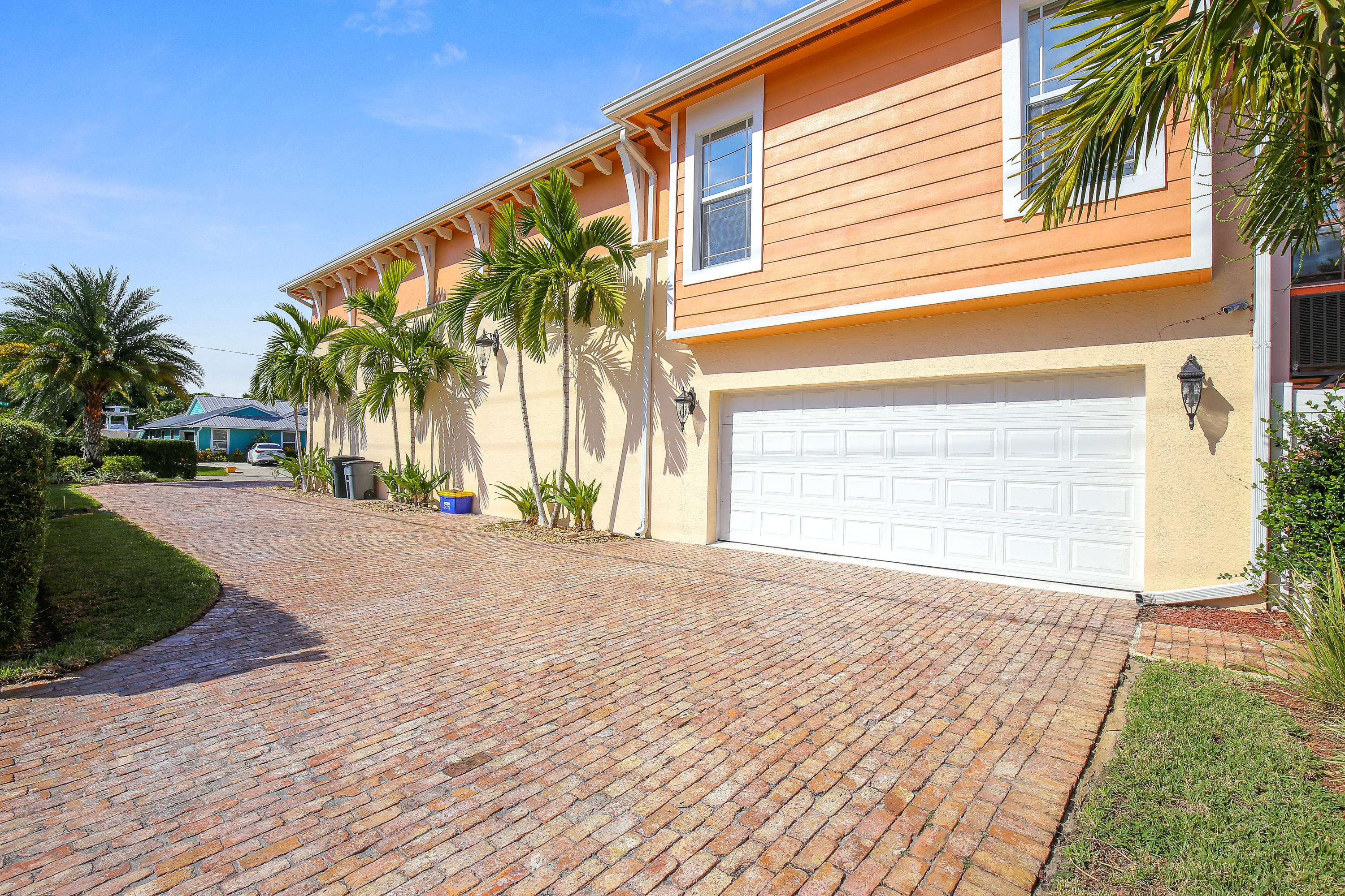 311 Center Street Jupiter, FL 33458 - Photo 30 of 30 2 Car Side Garage