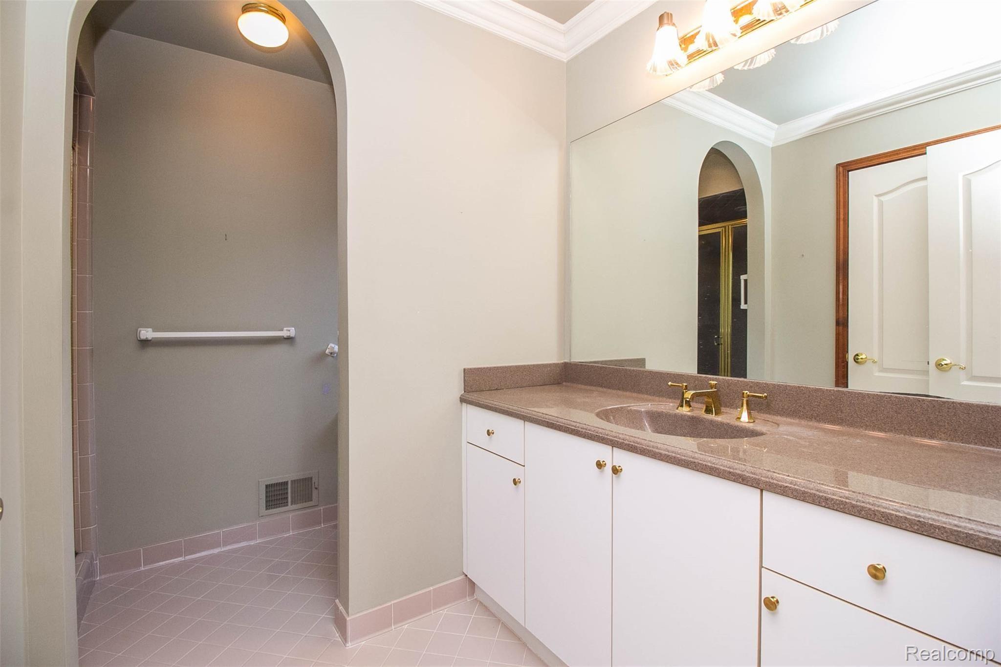 3355 Seminole Court Rochester, MI 48309 - Photo 23 of 41 21.jpg