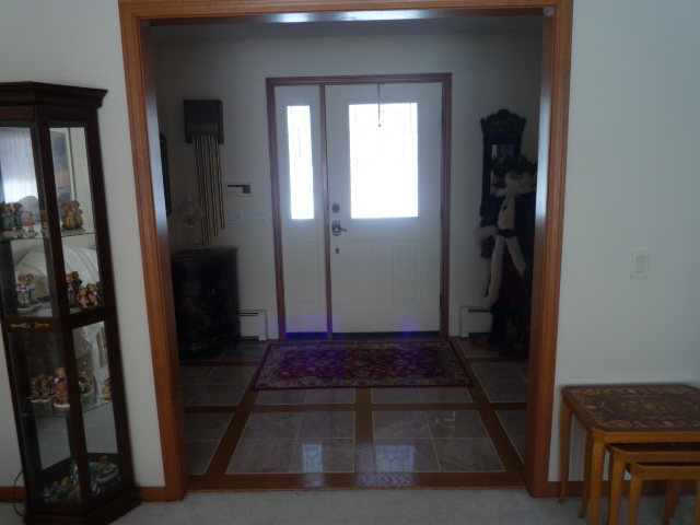 166 Kittredge Road Pittsfield, MA 01201 - Photo 6 of 12 Foyer