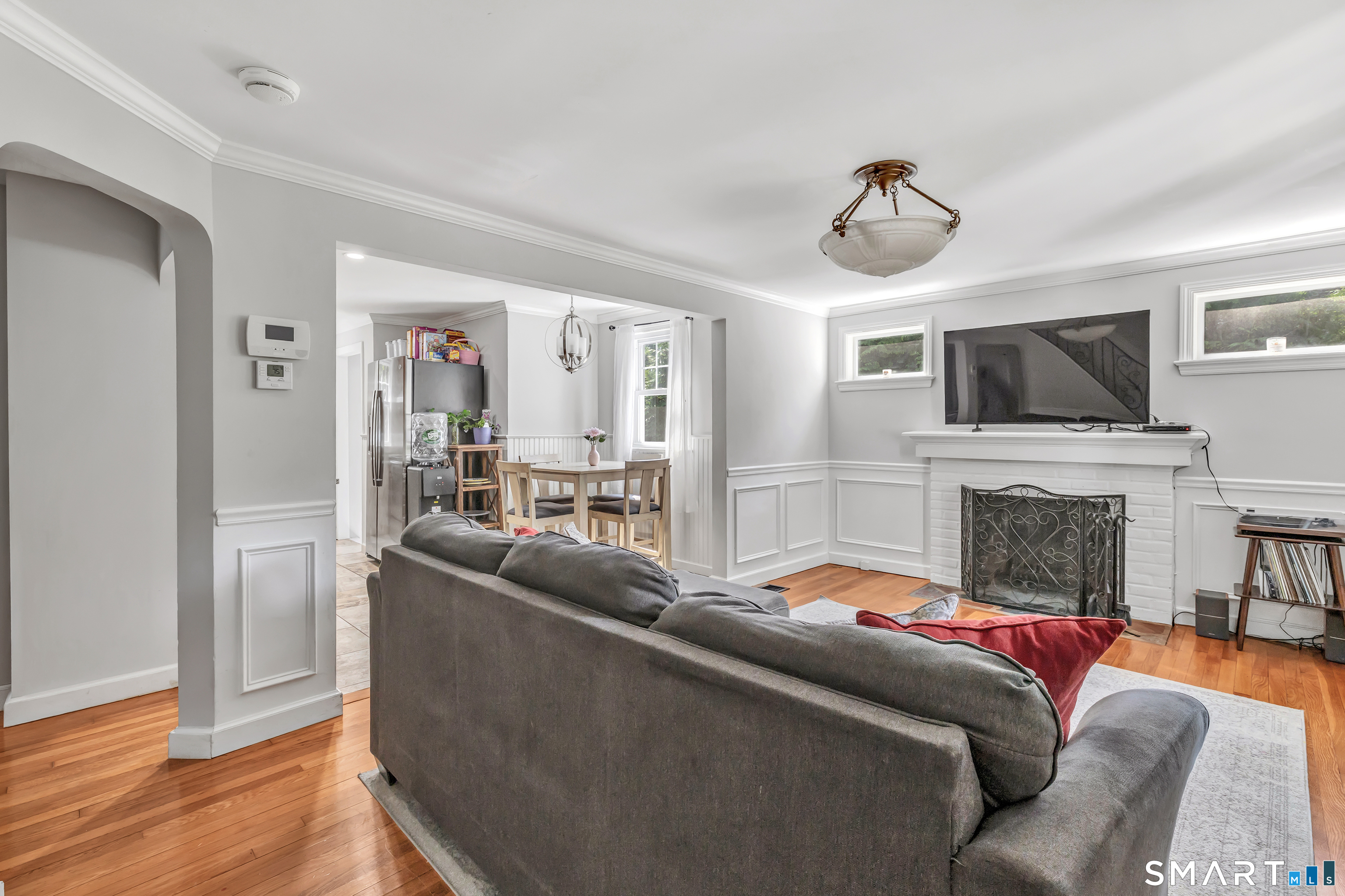 2082 Stratfield Road Fairfield, CT 06825 - Photo 6 of 38