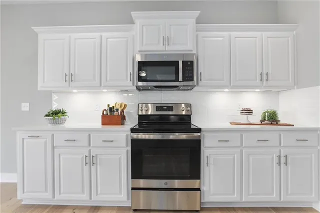 $463,520 | 11448 North Auburndale Circle, Kansas City, MO 64157