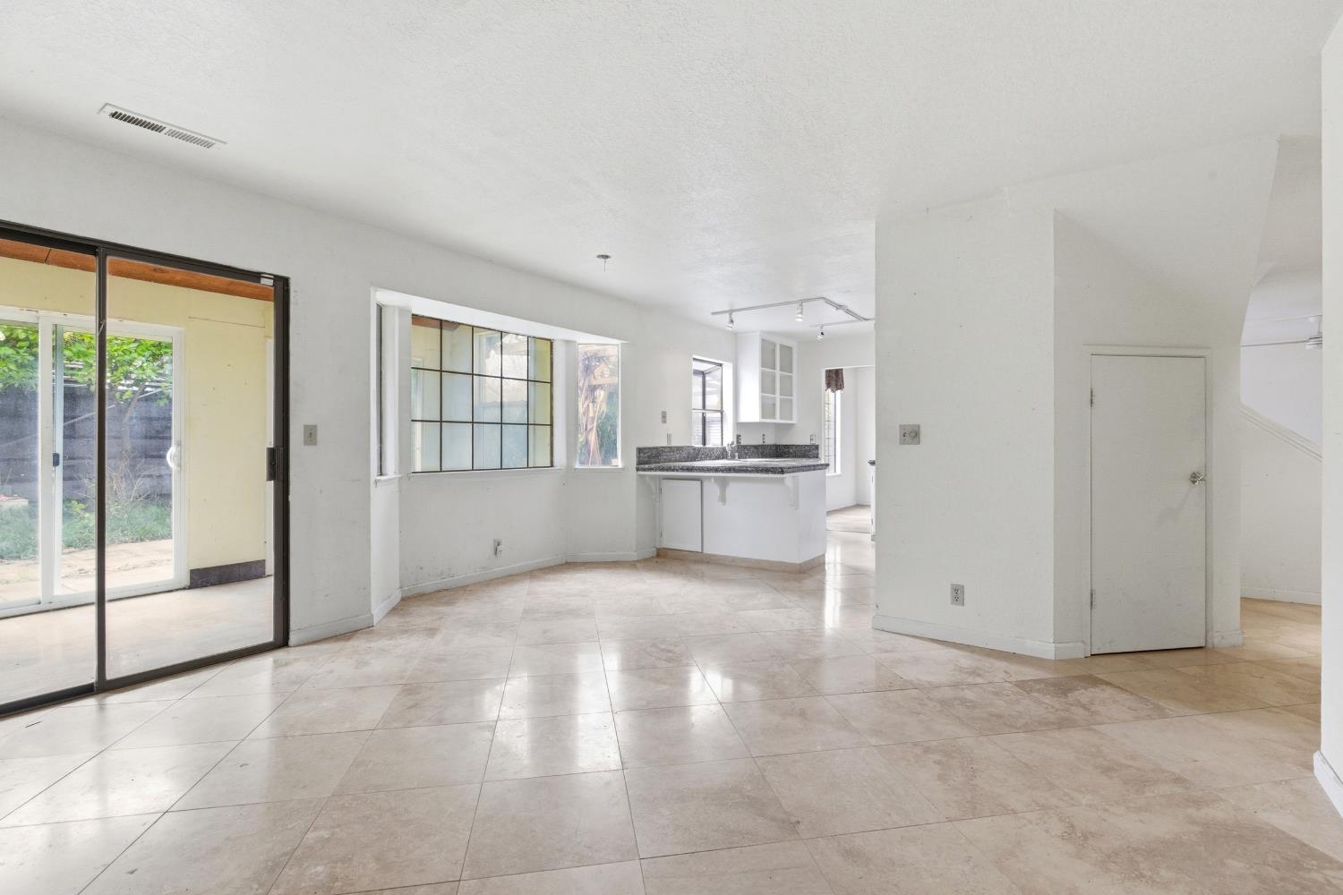 2400 Walnut Grove Way Modesto, CA 95355 - Photo 12 of 38