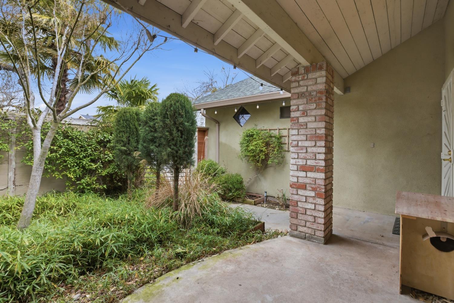 2400 Walnut Grove Way Modesto, CA 95355 - Photo 4 of 38