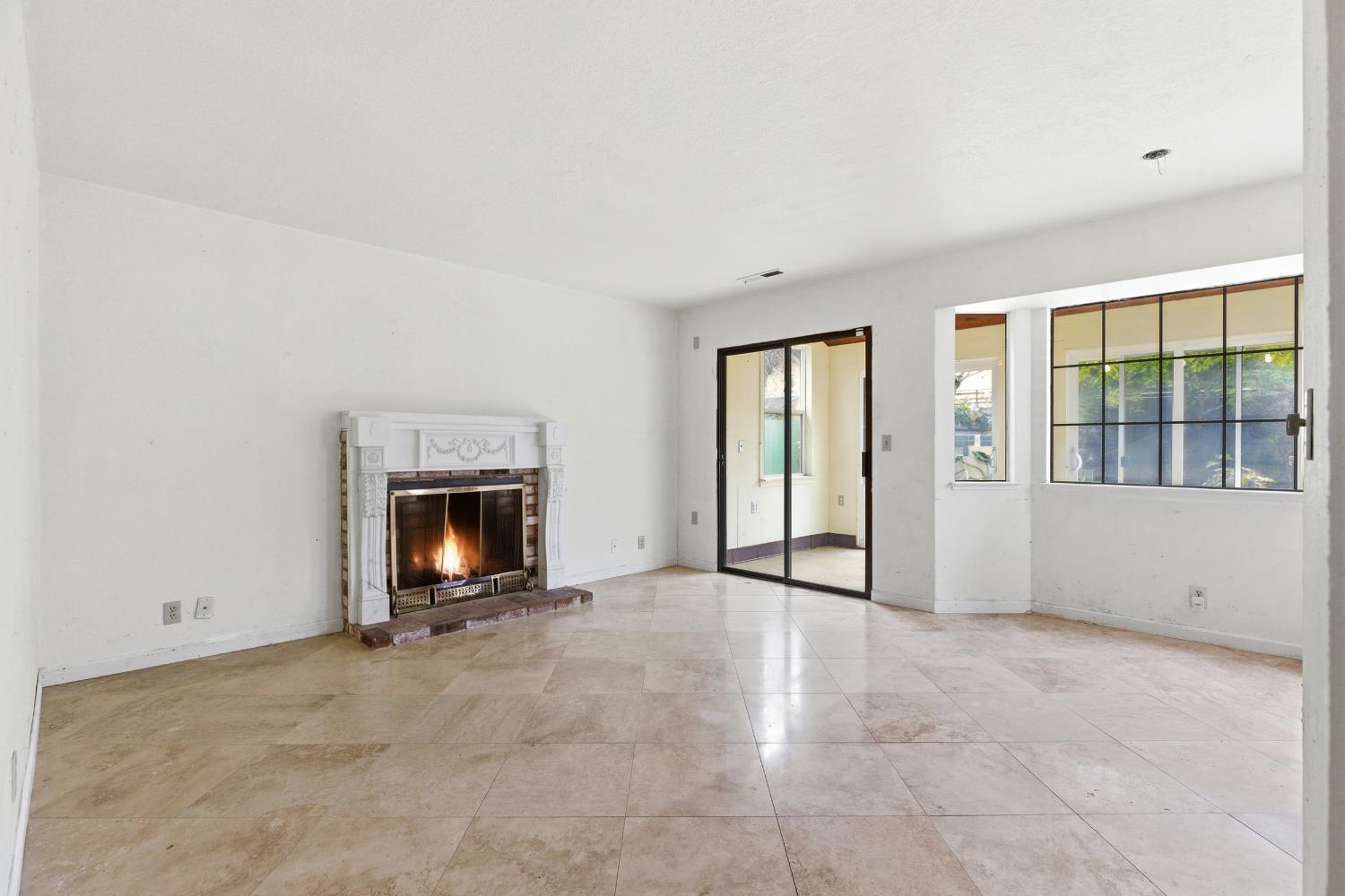 2400 Walnut Grove Way Modesto, CA 95355 - Photo 10 of 38