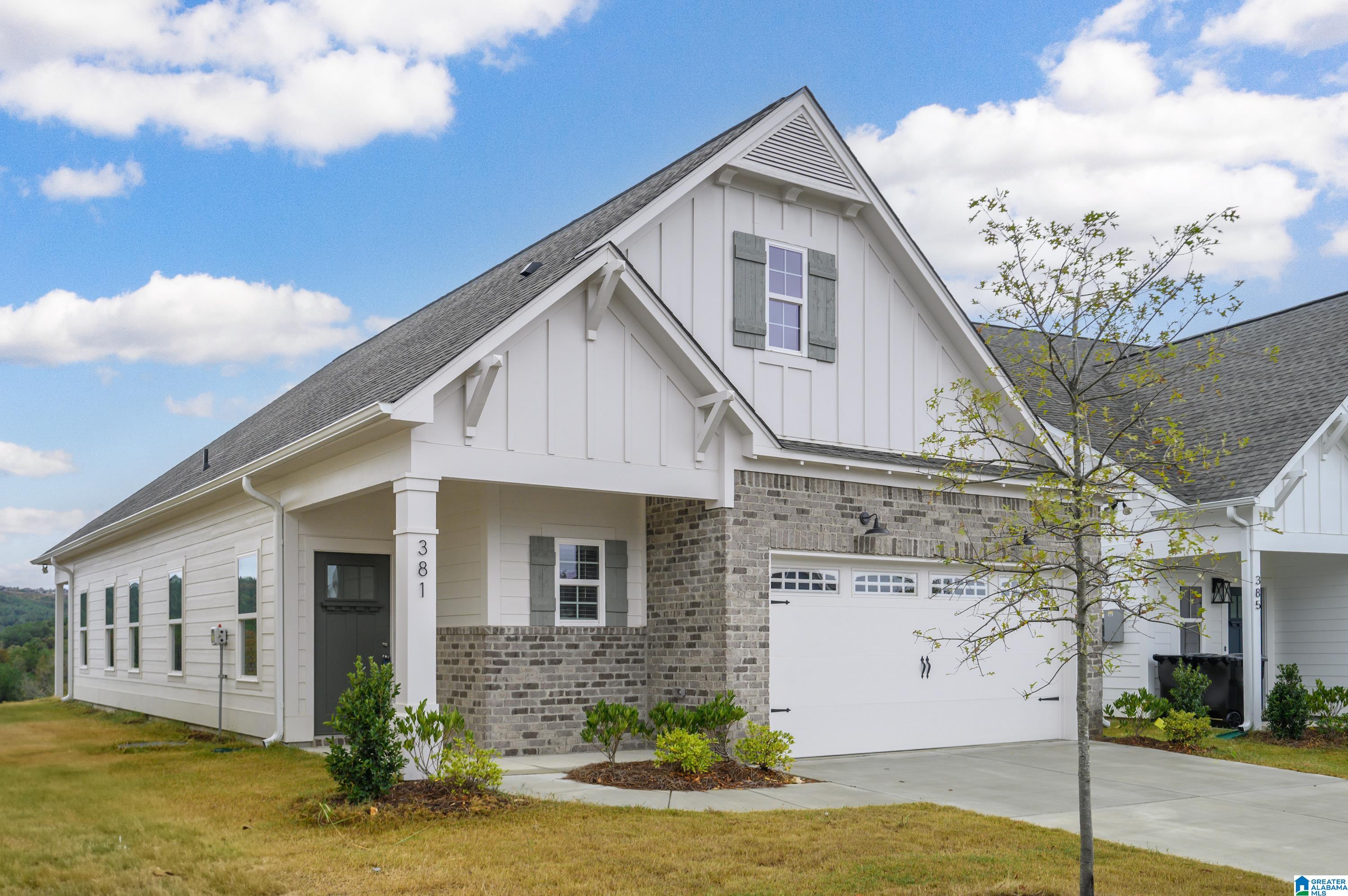381 Huntley Rdg Bend Pelham, AL 35124 - Photo 3 of 48