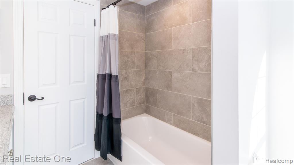35280 Spring Hill Road Farmington Hills, MI 48331 - Photo 52 of 62