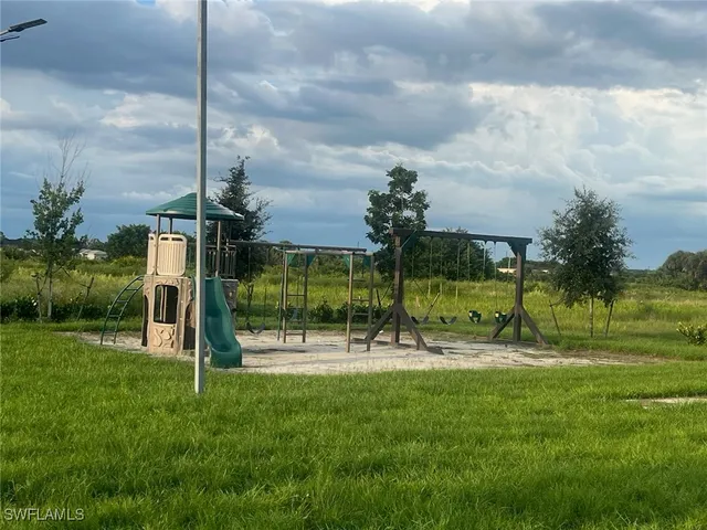 $1,700 | 801 Southwest Raintree Boulevard, LaBelle, FL 33935